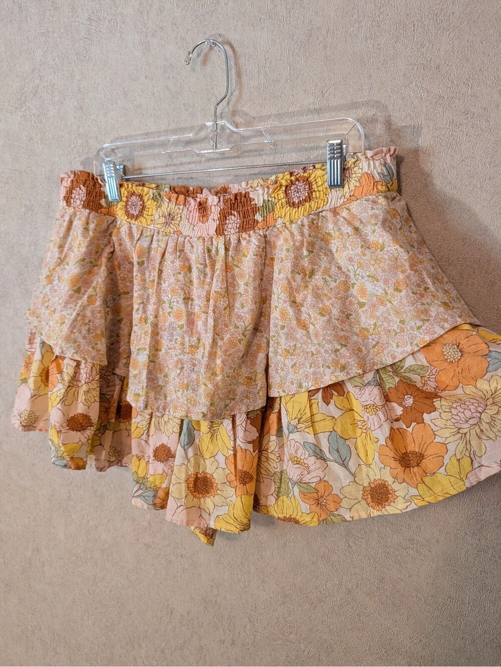 AMERICAN EAGLE brown yellow ruffle shorts sz XL - Picture 2 of 6
